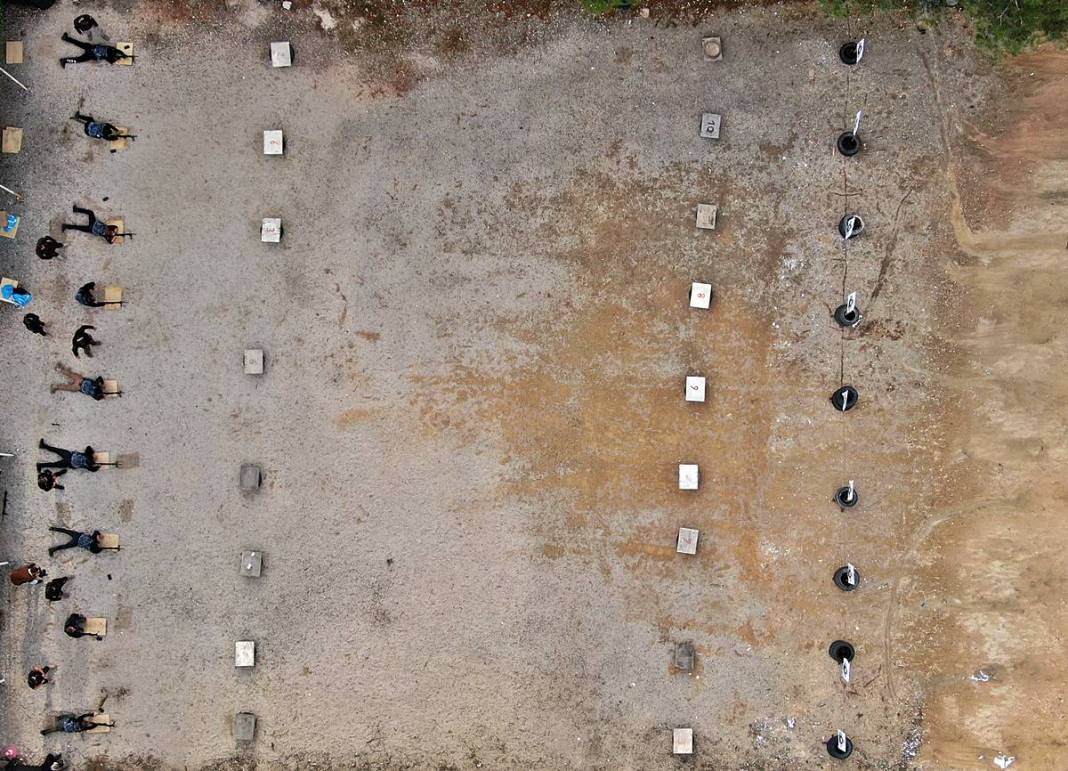 Yerli Lara Croft, karanlıkta hedefi 12'den vuruyor! Polis eğitmeni Nisa Aydın'ın müdahale teknikleri nefesleri kesiyor 6